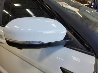 Used Right Door Mirror fits: 2013 Land rover Evoque Electric heated puddle lamp
