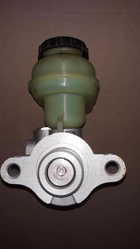 2000 - 02 SATURN SL1, SL2 SERIES Brake Master Cylinder w/ Reservoir Tank Foto 4 de 4