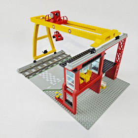 LEGO 4555 - 9V Cargo Station Freight Station Loading Crane 100% complete Original Box / OBA - Excellent