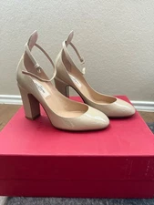Valentino Garavani Heels women 35.5 (NWB) 