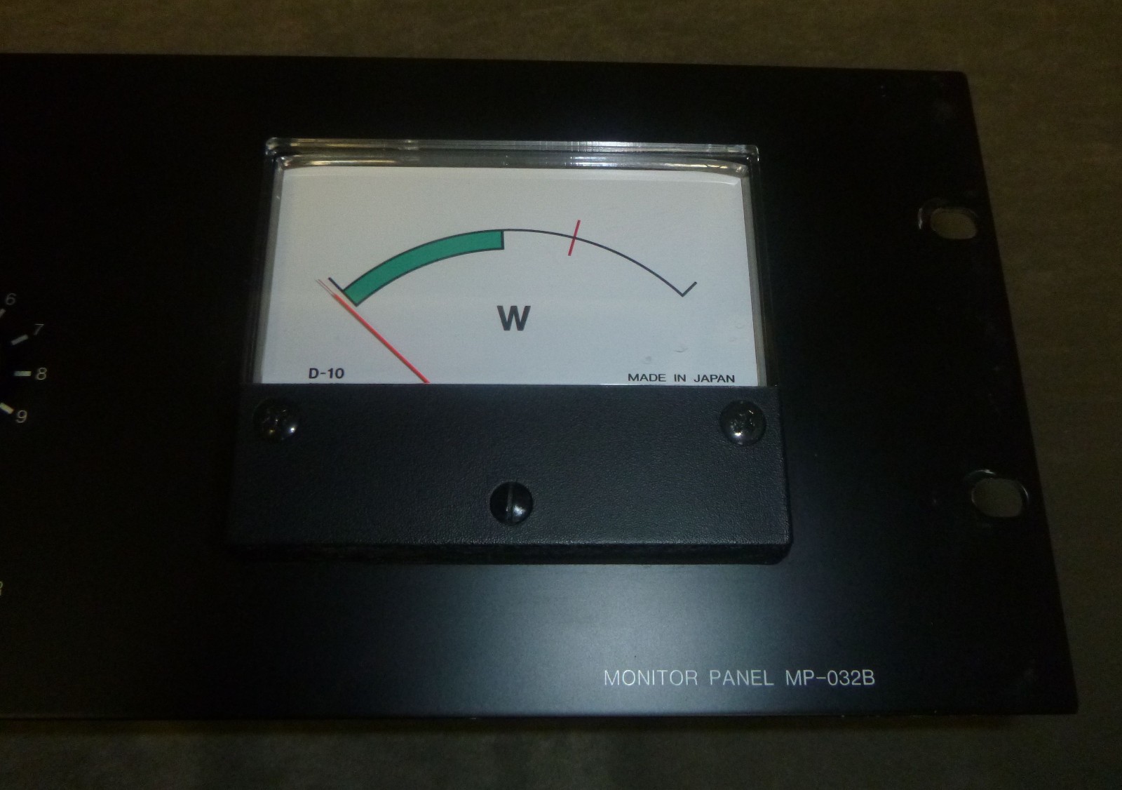 TOA MP-032B Rack mount audio monitor