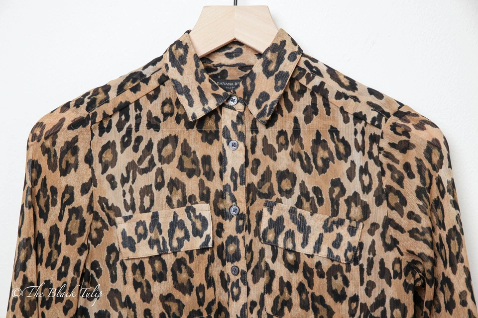 Blusa para mujer Banana Republic XXS Petite estampado de leopardo semi transparente manga larga Foto 2 de 4