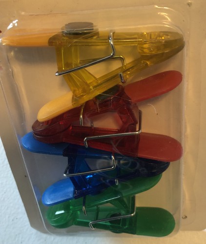 Magnetic Kitchen Clips (4 Pack). “DoWin” - Picture 3 of 4