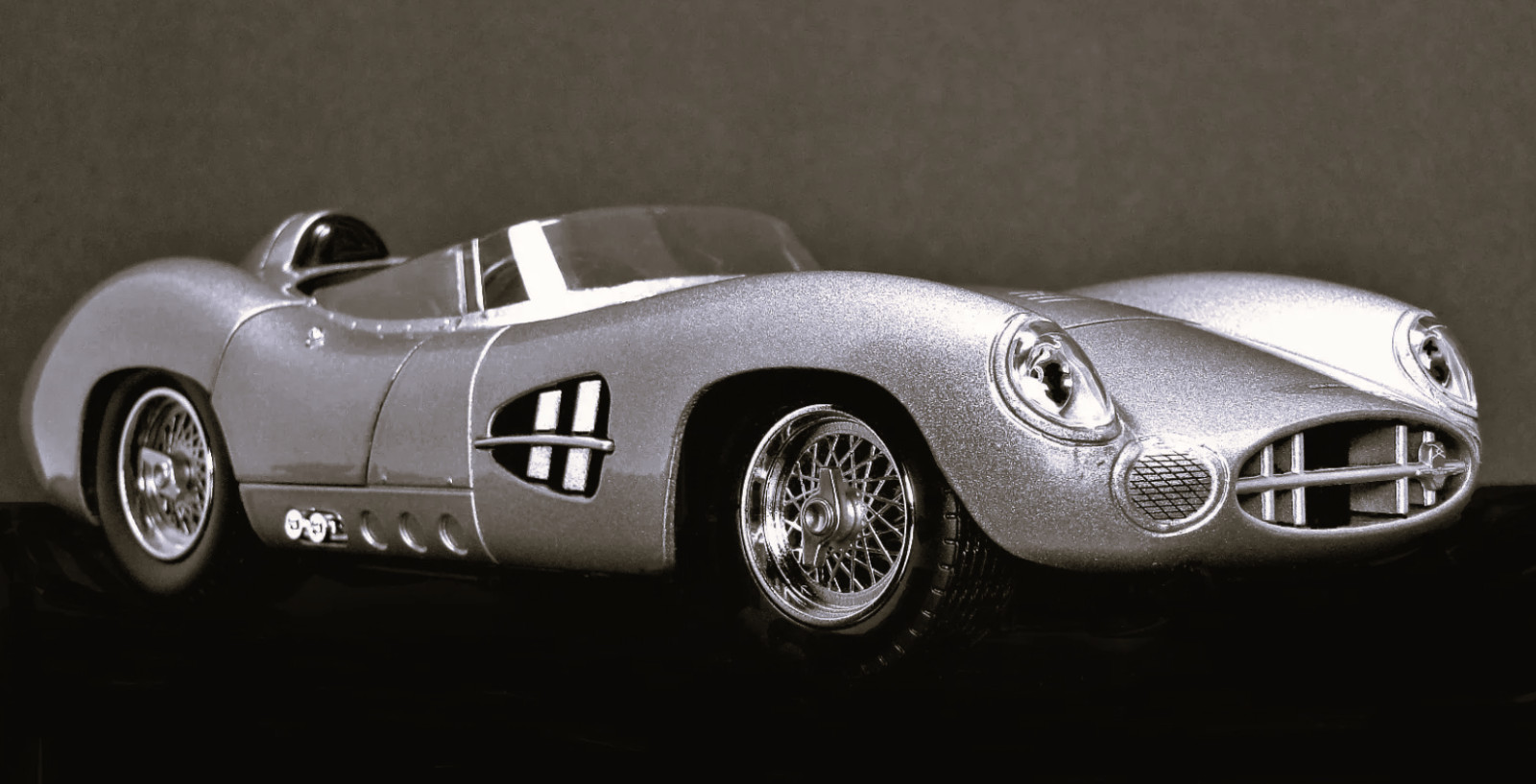 1950s Ferrari Engine in Le Mans Race Car Custom Built Metal Body1:18SCALE MODEL