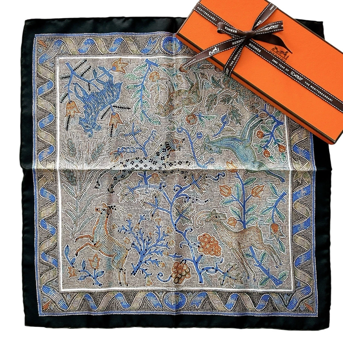 Foulard Hermès "Pavements" En Soie - Motif Mosaïque Multicolore, Occasion, Fabriqué En France