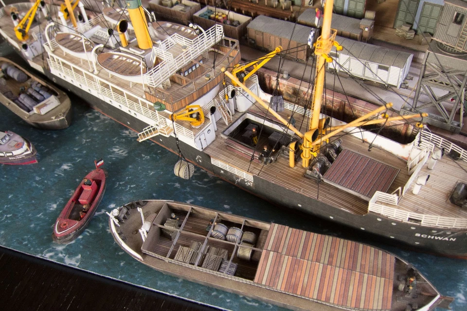 Kartonmodell Diorama Hamburger Hafen 1:250 HMV Hamburger Modellbaubogen Verlag - Bild 3 von 4