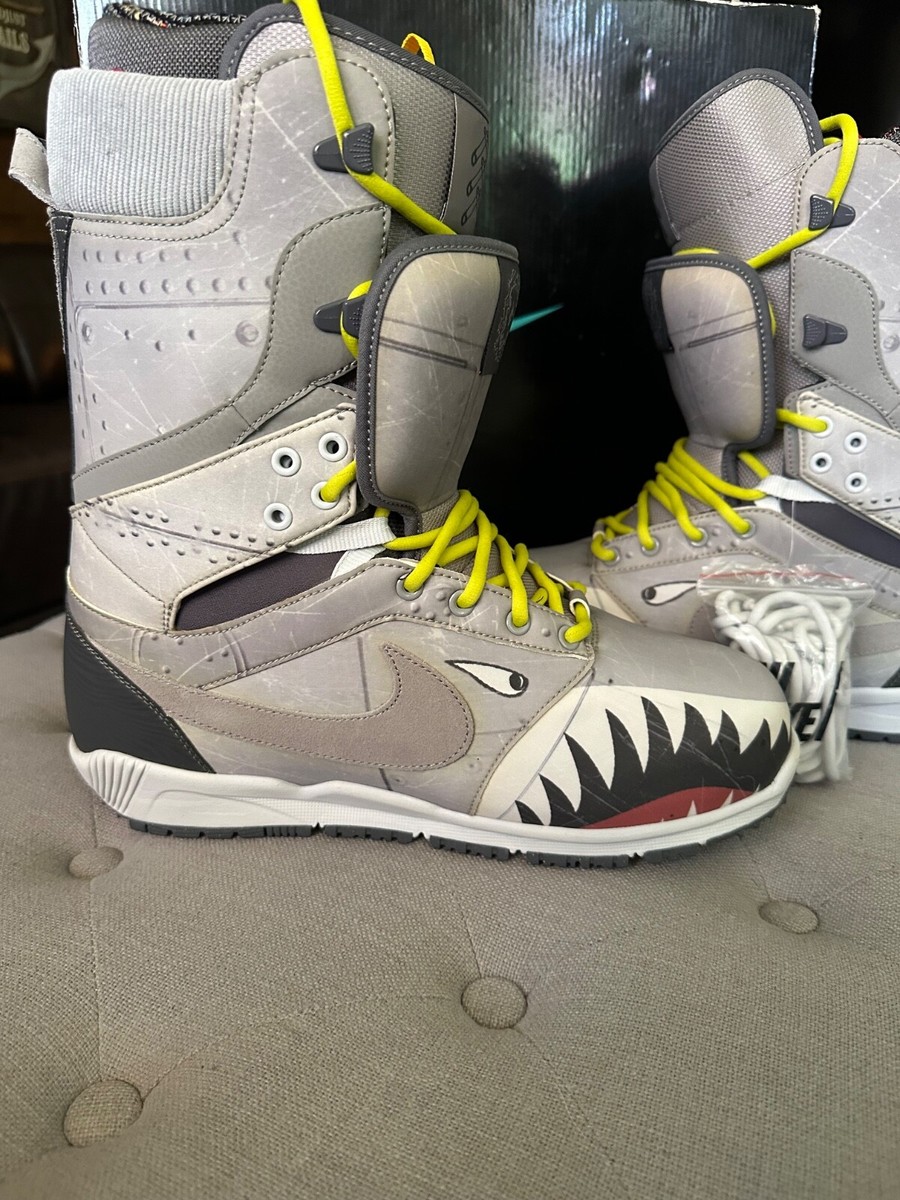 NIKE BOARDING ZOOM DK 9インチ　ナイキスノーボード Nike Snowboarding Zoom DK Snowboard Boots 2012 | evo