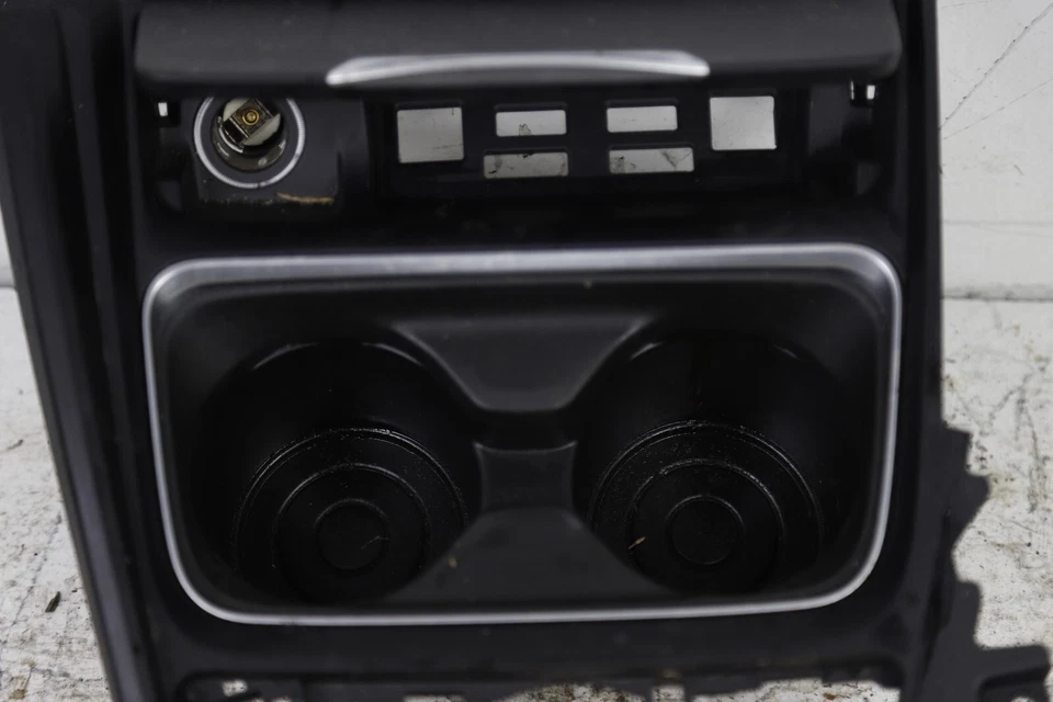 Portavasos para consola central delantera BMW F30 F36 F32 328i 335i 428i 435i Foto 2 de 3