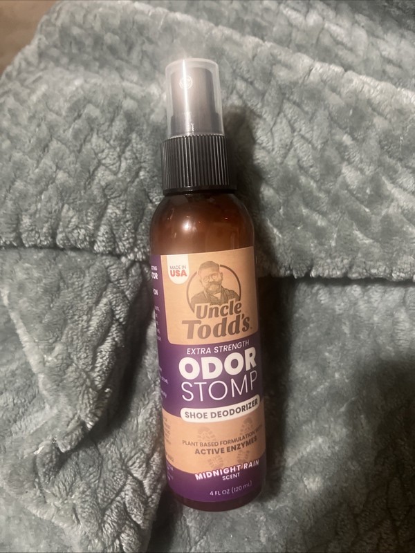 Uncle Todd's Shoe Deodorizer Spray - Proven & Powerful 4 Fl Oz (Pack of 1) 