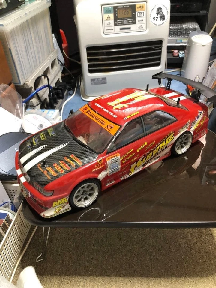 Yokomo D1 Kuniyoshi Saito RC Car Body with Official Transmitter Red Carbon Hood - Image 2 of 4