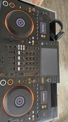 Pioneer DJ OPUS-QUAD Black Quad Deck 4-Channel Controller w/ Flight Case
