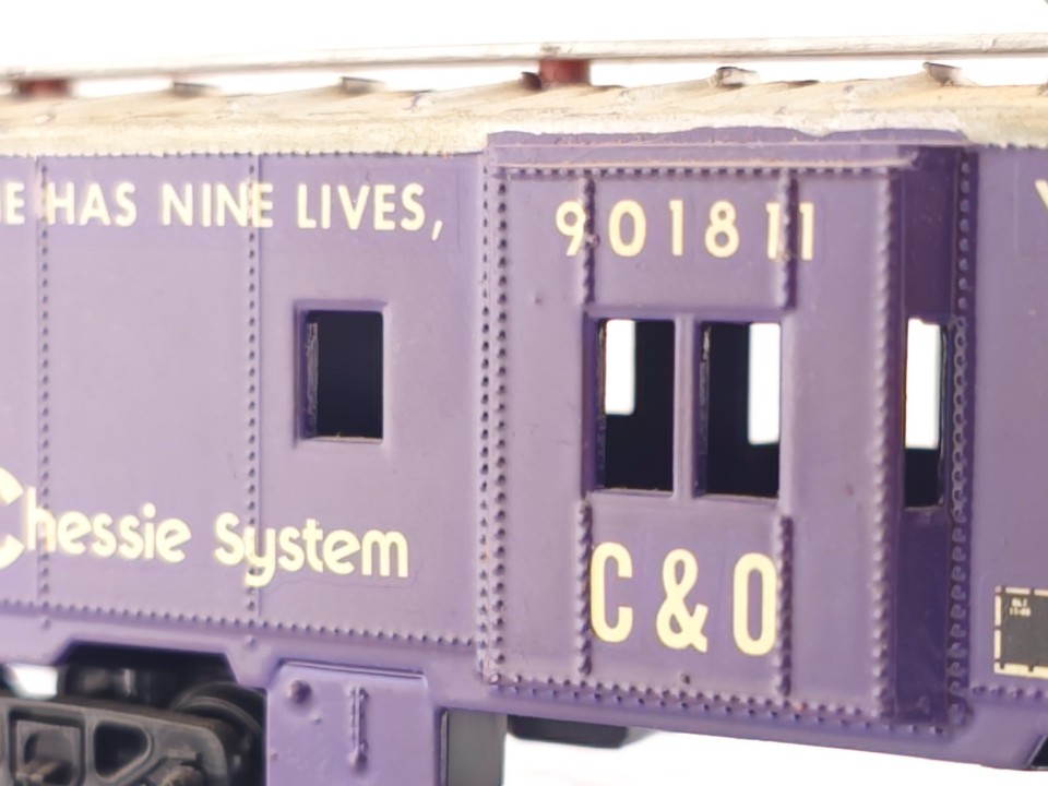 Side Glass Scale *READ* Athearn HO Scale Chessie System Bay Window Caboose C & O 901811 ...