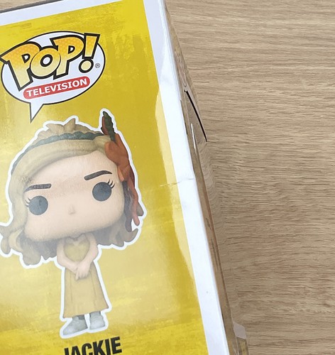Funko Pop Yellowjackets Jackie #1450 (Box Damage) + Free Protector - Picture 7 of 7
