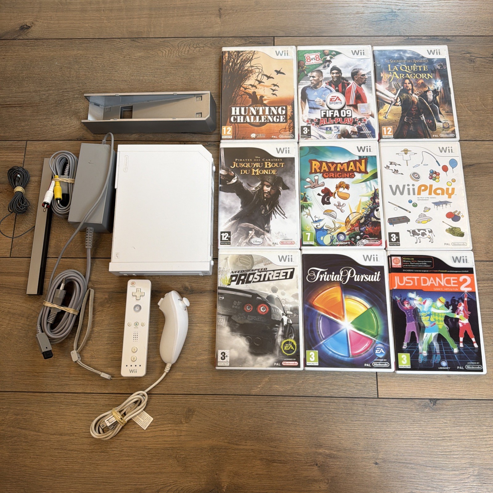 Console Wii Blanche Nintendo + 1 Manette, Cables -  avec 9 jeux