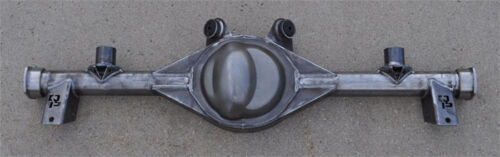 9" Inch Ford G-Body Rearend Housing & Moser Axles NEW!! - Afbeelding 1 van 1