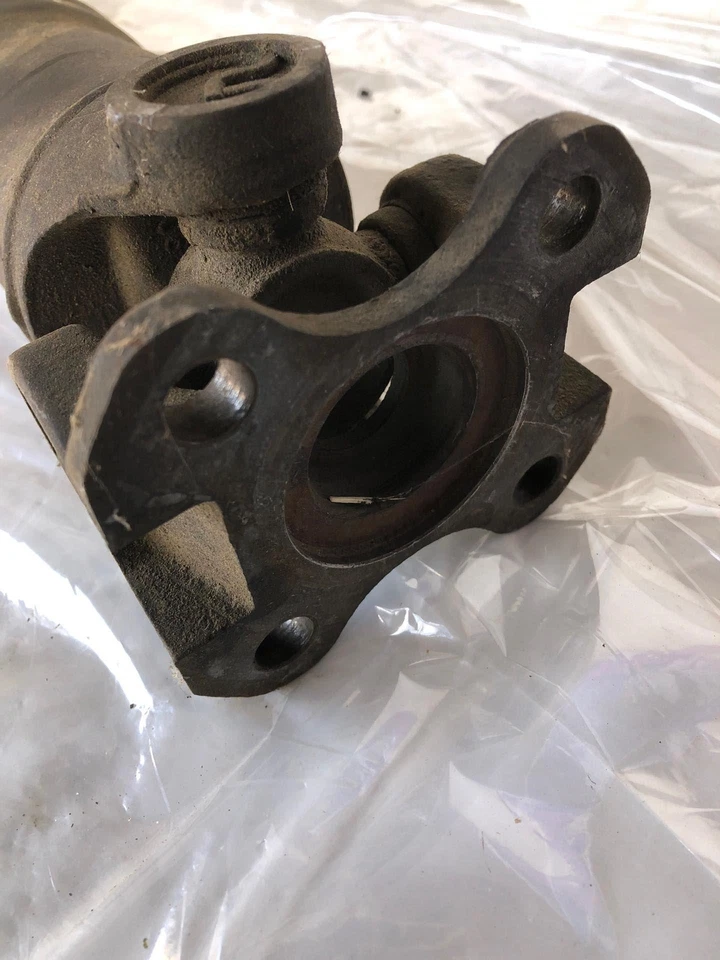 1994 - 1995 FORD MUSTANG 8-302 5.0L A/T RWD Rear Drive Shaft Propeller OEM - Image 2 of 4