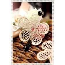 orecchini in pizzo macrame colore oro artigianali con pendente macrame earrings