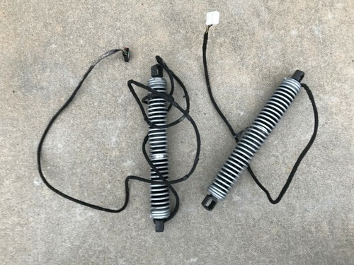 Par de amortiguadores tapa maletero izquierdo derecho BMW 535i 550i F10 OEM A5 - Imagen 5 de 5