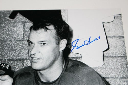 GORDIE HOWE SIGNED DETROIT RED WINGS 8X10 PHOTO PSA/DNA COA - Picture 2 of 3