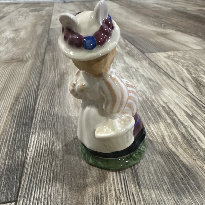 Vintage Royal Doulton Brambly Hedge Lady Woodmouse Figurine DBH 5 - Jill Barklem