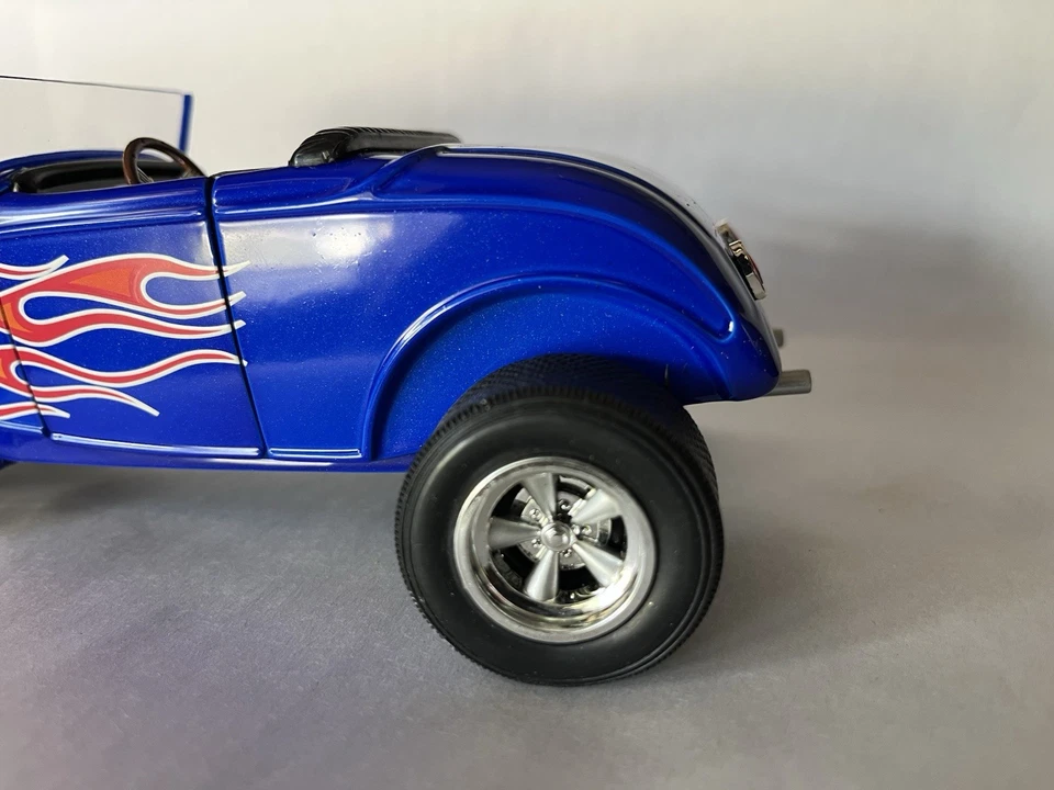 ERTL American Muscle 1932 Ford Hot Rod Blue Flame Greased Lightnin 1:18 Scale  - Image 2 of 4