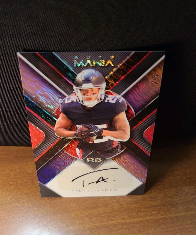 2022 Wild Card Auto Mania Retail - Triangle Tyler Allgeier #AM-TR69 Purple/Gold - Image 4 of 4