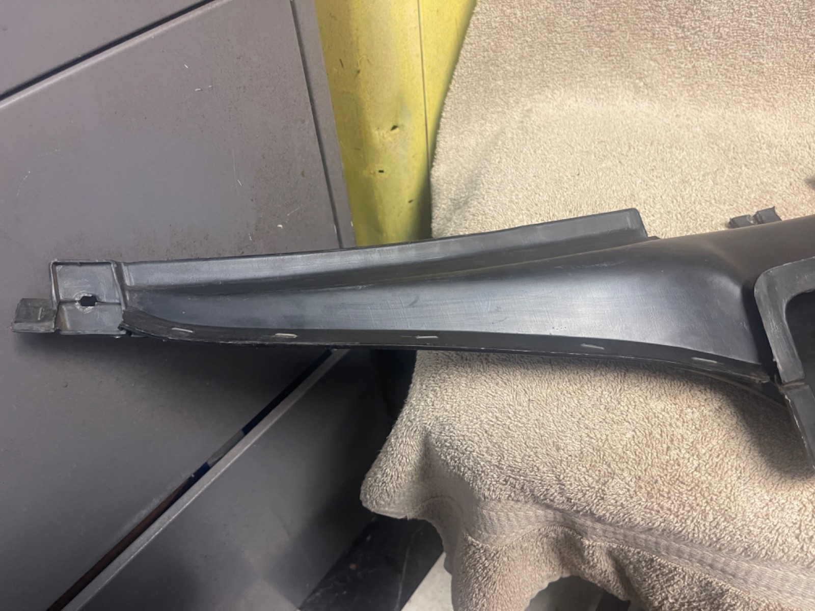 USED FORD D1ZA-18A565-AD 1971-73 MUSTANG COUGAR WINDSHIELD DEFROST DUCT w/ A/C