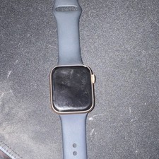 Apple Watch SE 44mm Gold Aluminum Case Black Silicone Band Heart Rate GPS