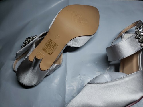 Damenschuhe mittelhoher Absatz spitz elegant Fersenriemen Strass Satin silberfarben US7 ERIJUNO - Bild 10 von 12