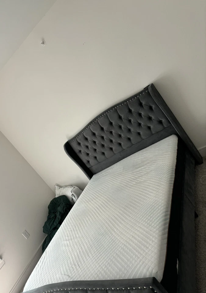 queen size bed frame with mattress included - Image 3 of 4