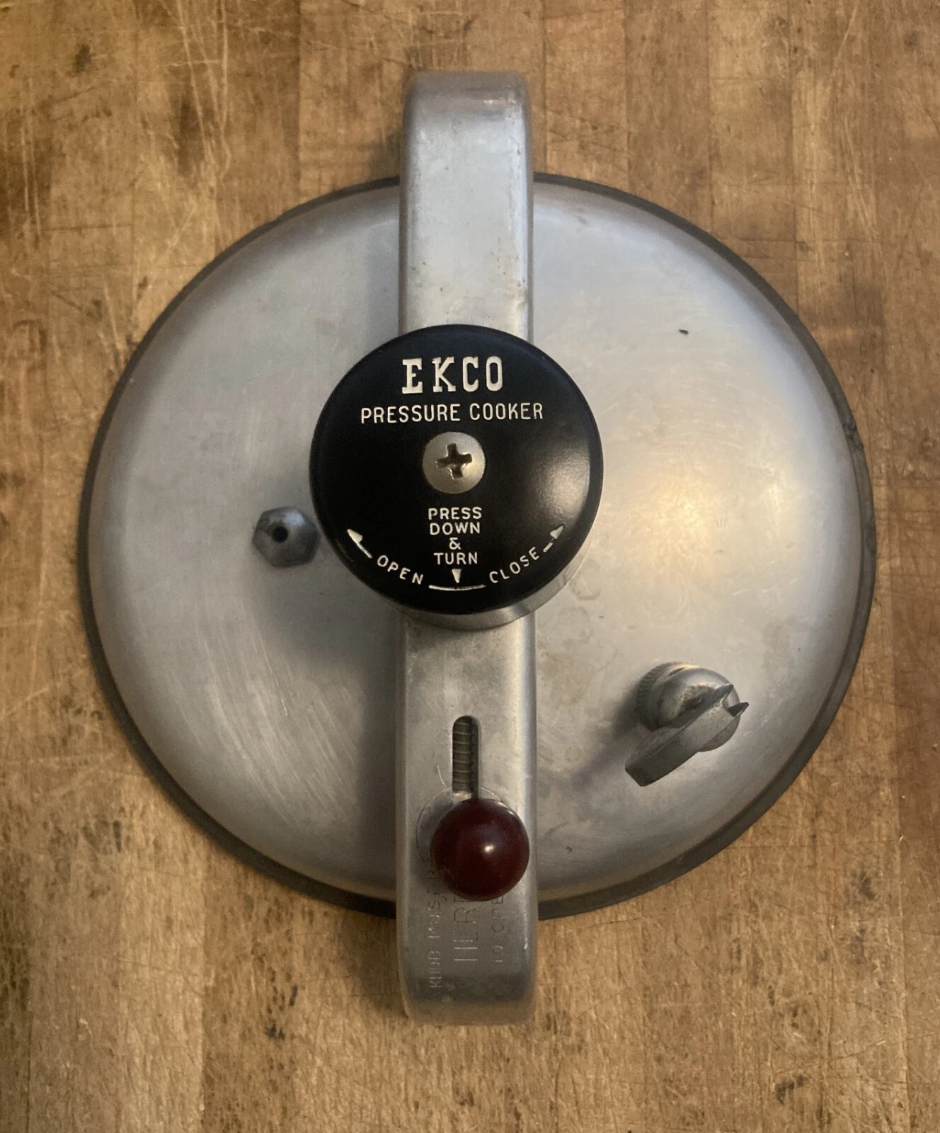 Ecko 4 quart Pressure Cooker