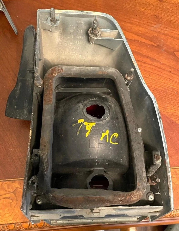 Chevrolet Monte Carlo 1977 luz de lámpara trasera izquierda con extensión OEM Foto 4 de 4