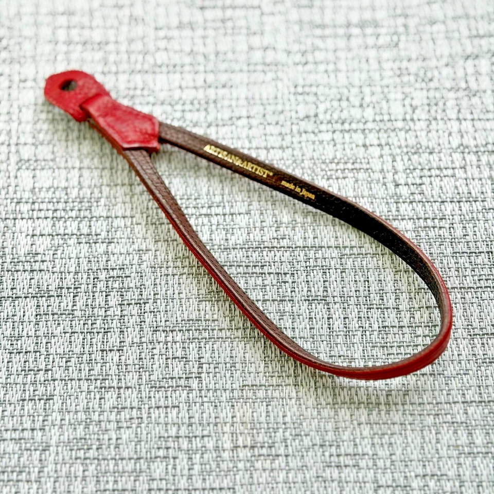 Artisan & Artist - ACAM 290 - Leather Camera Hand Strap (Red), JAPAN MADE - Image 3 of 4