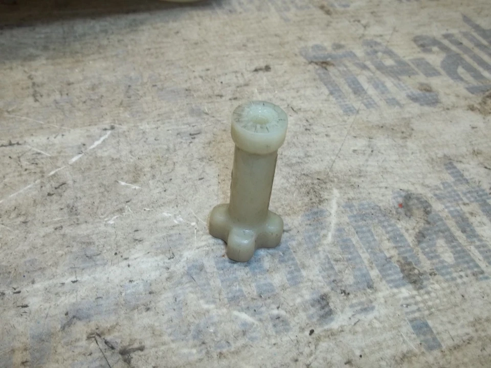 1986 - 1995 梅赛德斯-奔驰 W124 挡风玻璃洗衣机液体水库瓶罐原始设备制造商 — 第 2/4 张图片