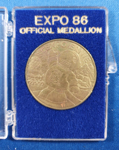 EXPO 86 Official Medallion Worlds Fair Vancouver British Columbia Canada w/Case