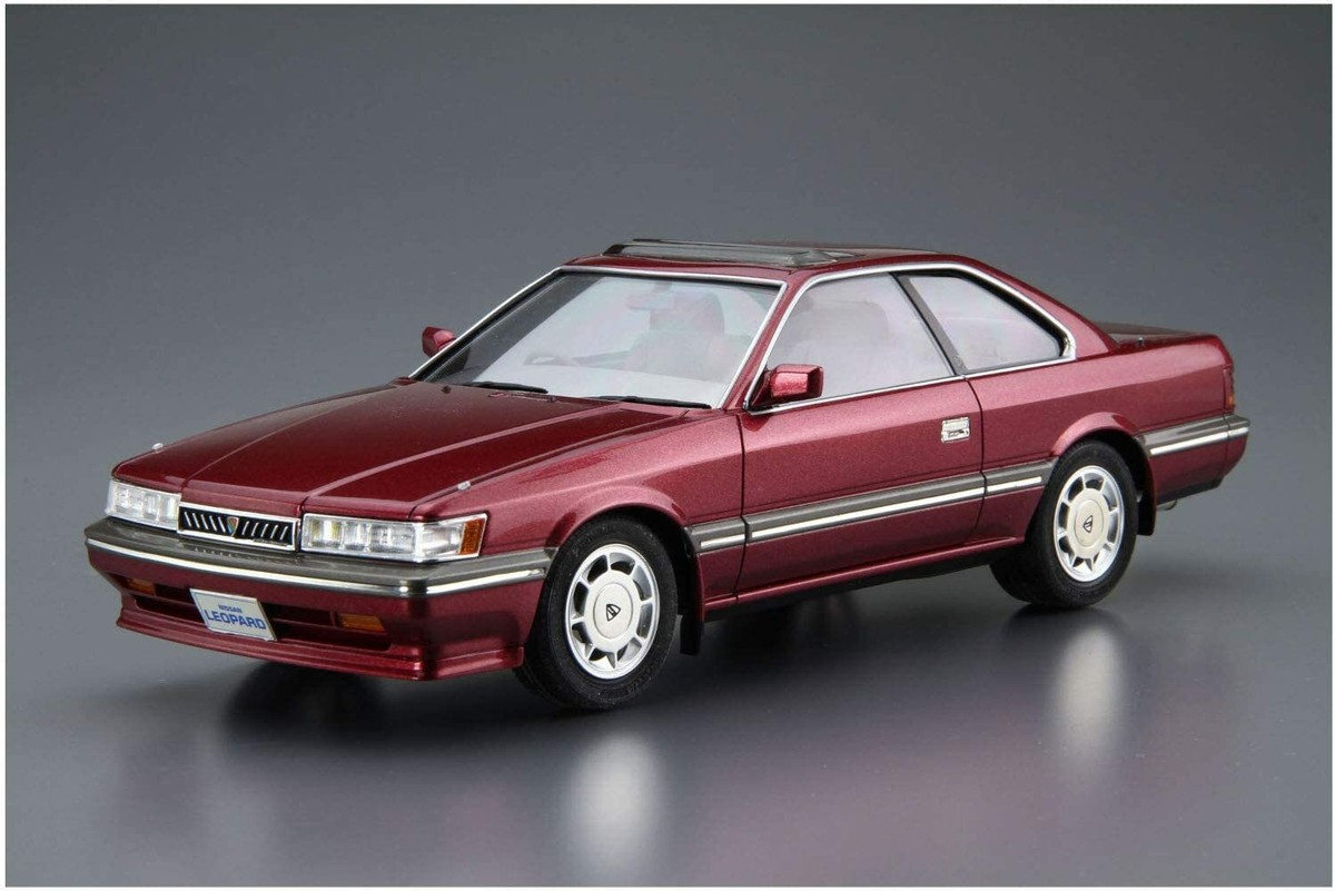 Aoshima 1/24 Model Kit Nissan Leopard 3.0 Altima 1986 from