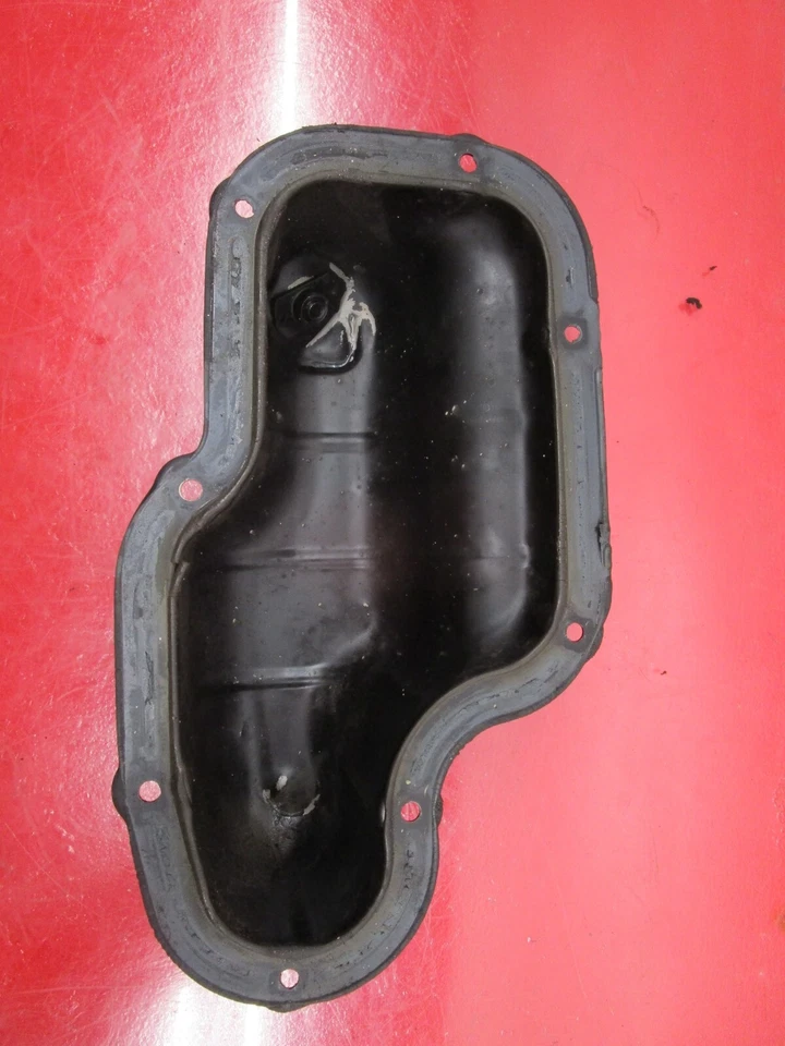 05-15 NISSAN ARMADA 5.6L ENGINE LOWER OIL PAN OEM - Image 4 of 4