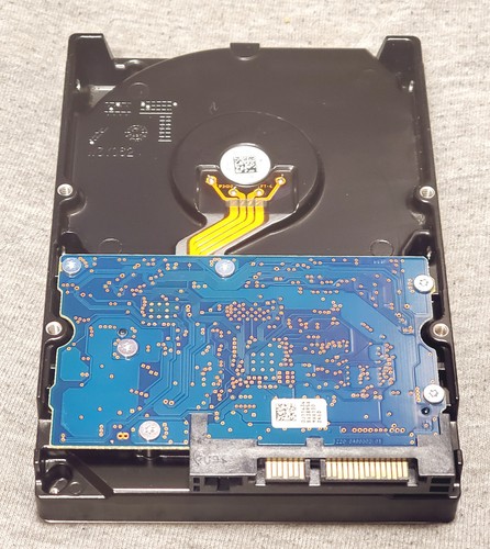 2TB - Seagate 3.5" desktop HDD - 7200 RPM - HDS723020BLA642 - a few bad sectors - Picture 2 of 4