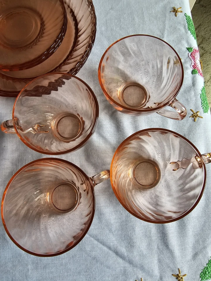 VTG 16pc Dinnerware Set Glass Vaisselle Rosaline Pink Arcoroc France Hostess Set - Image 4 of 4