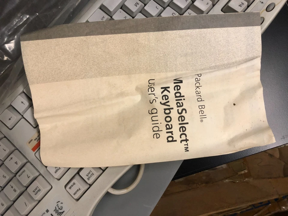 Vintage Packard Bell PS/2 Computer Media Select Keyboard Beige White FDA-116C - Image 4 of 4