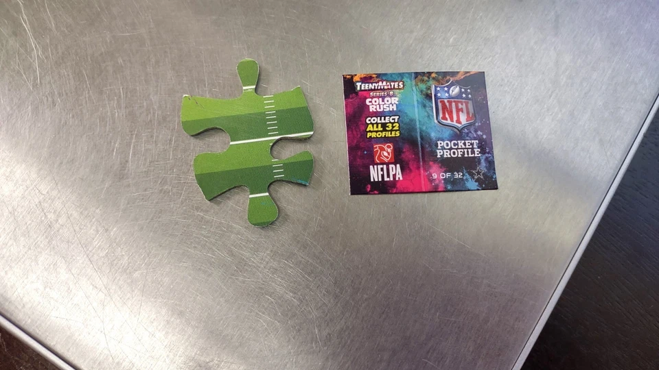 NFL Teenymates Serie 8 Color Rush EZEKIEL ELLIOTT Tarjeta de Perfil y Pieza de Puzzle Foto 2 de 2