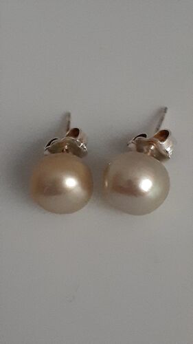 Freshwater pearl Champagne Sterling silver Posts. 
