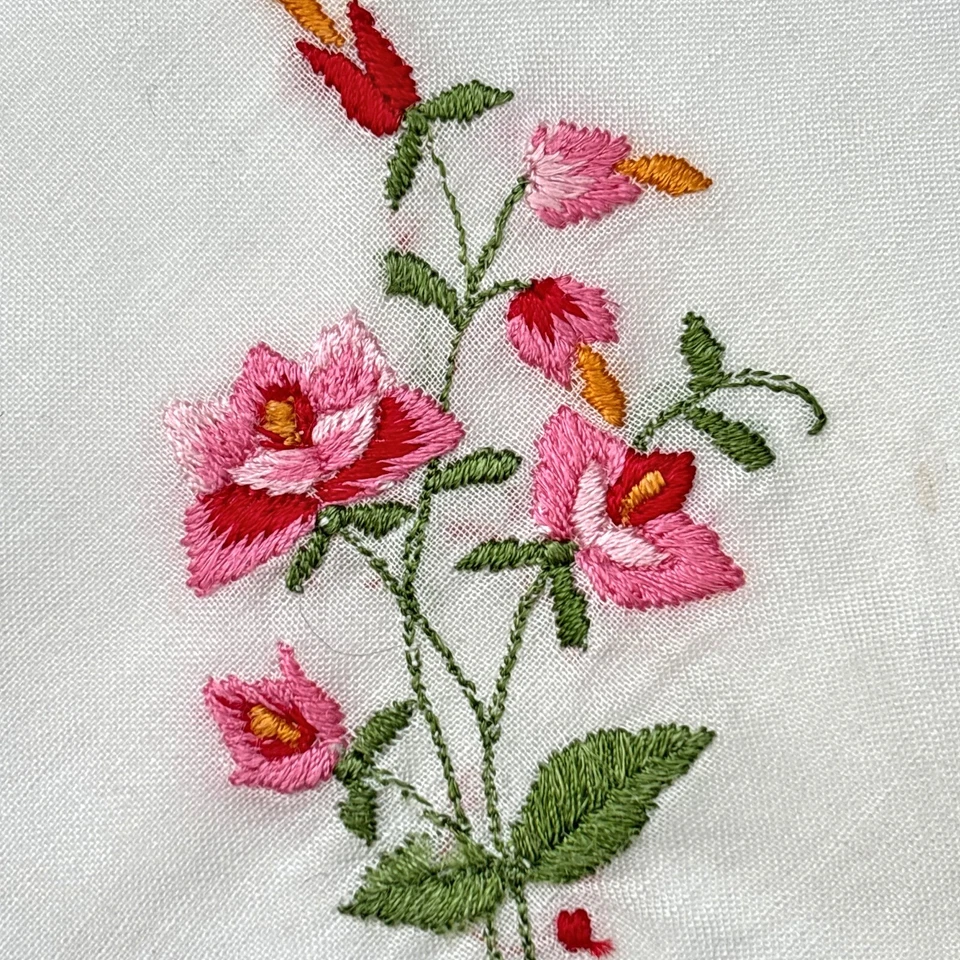 Pañuelo de lino floral rosa bordado para dama de honor boda casa de campo núcleo de colección Foto 2 de 3