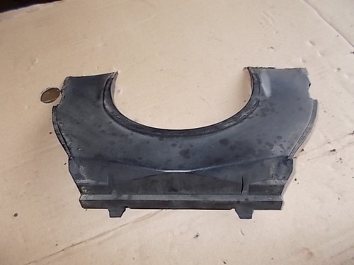 Mercedes W210 E420 Kombi 1997 Abdeckung um den Scheibenwischermotor 2108300013