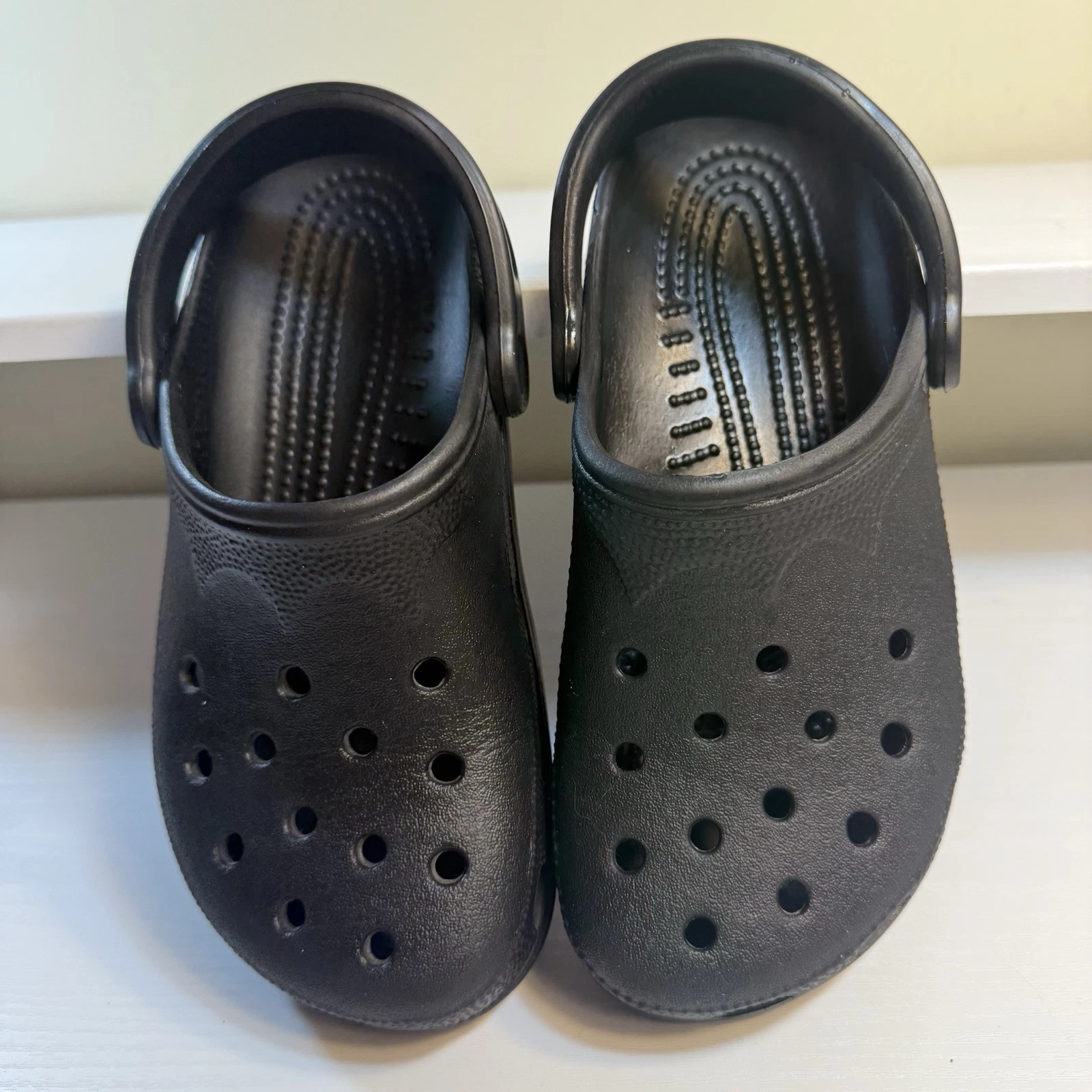 Crocs Black Unisex Slip Ons Size Med 6-7 Garden Summer Easy Wear
Opens in a new window or tab
