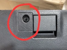 1992-95 Geo Tracker Suzuki Sidekick GLOVE BOX LOCK COVER dashboard Glovebox TRIM
