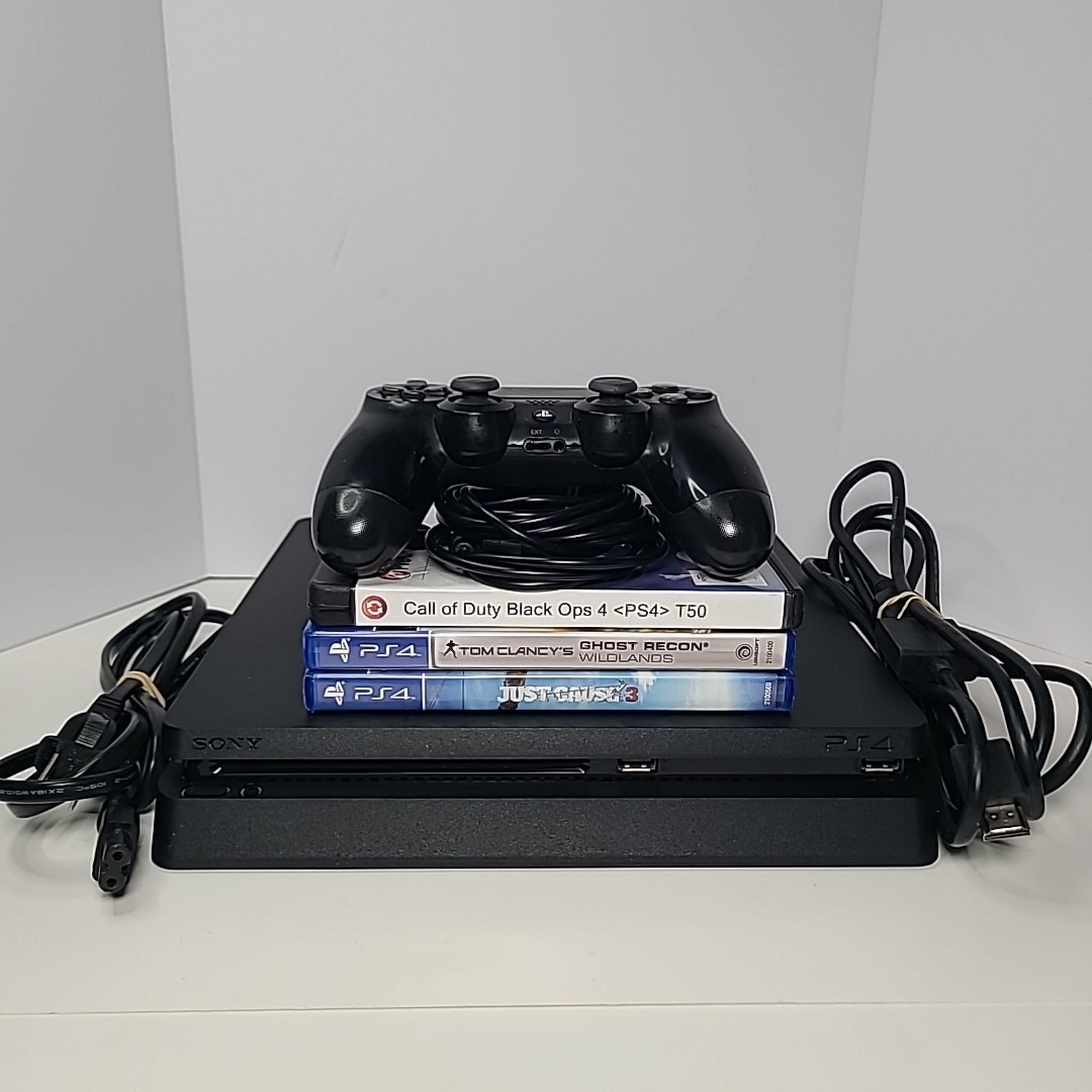 PlayStation 4 Console Sony PS4 500GB Black Controller 3 Games COD4