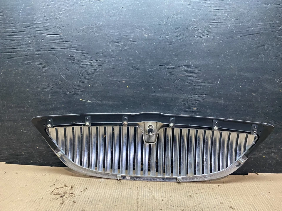 2003 to 2011 Lincoln Town Car Front Upper Grille Grill Chrome W/Emblem V4320 DG - Image 4 of 4