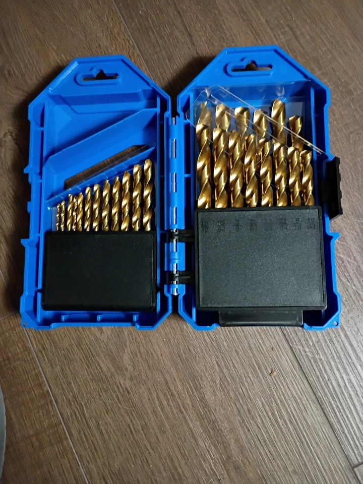 Juego de brocas de titanio de 29 piezas de cobalto con estuche de almacenamiento azul. Foto 3 de 4