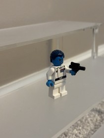 LEGO Star Wars Grand Admiral Thrawn Minifigure Red & Blue Officers Insignia 2015